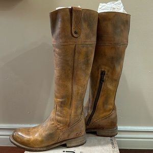 BED STU - Jacqueline; color: tan rustic; Size: 8.5; worn once (too big)